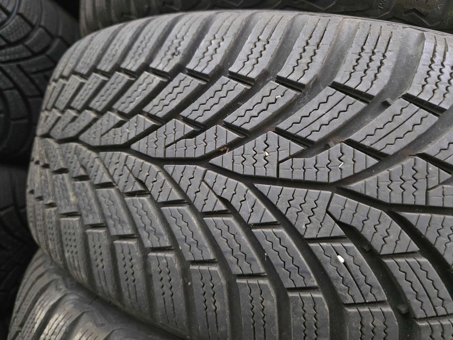 4бр Като нови зимни гуми 205 55 16 - Continental