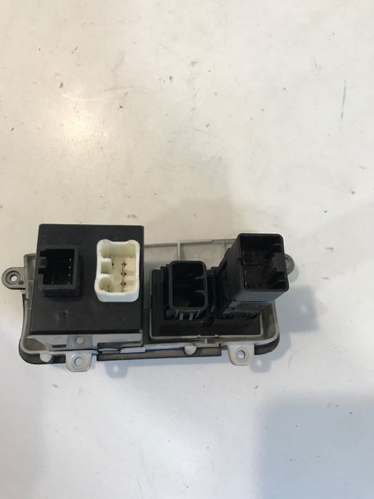 Бутон за регулиране на фаровете ESP за KIA Ceed (2009) 93300-1H900