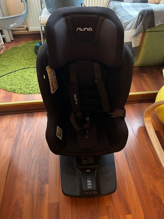Vând Scaun bebe.. Nuna, cu isofix.
