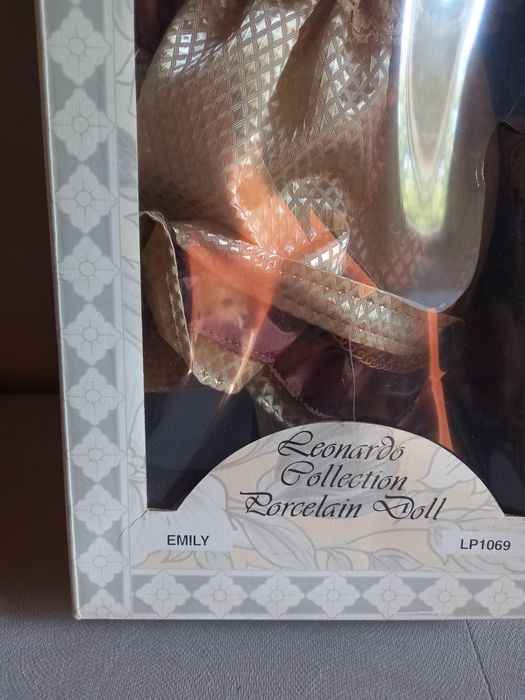 Стара колекционерска кукла