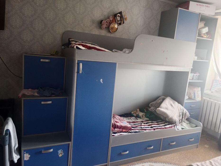 Двухъярусная кровать