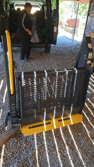 Lift Auto persoane cu dizabilități.