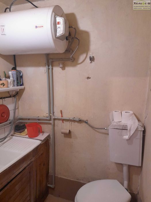 Къща с голям двор в с.Долно Белотинци, общ.Монтана