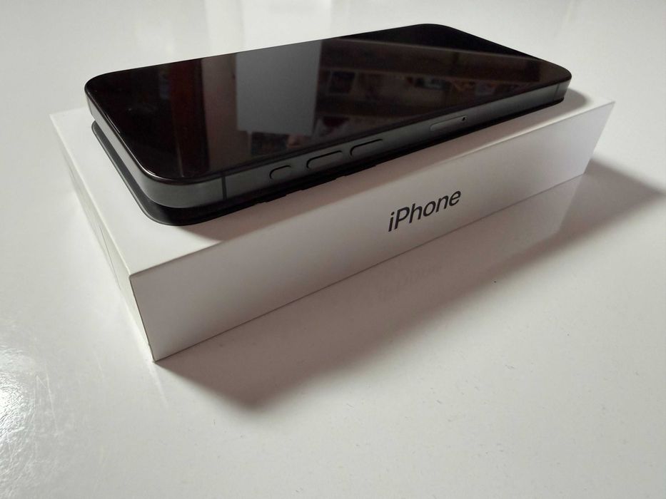 iPhone 15 Pro Max, Black Titanium 512GB + Spigen протектори и Гаранция