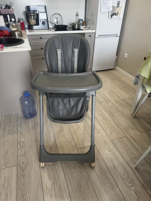 Продам стульчик для кормления