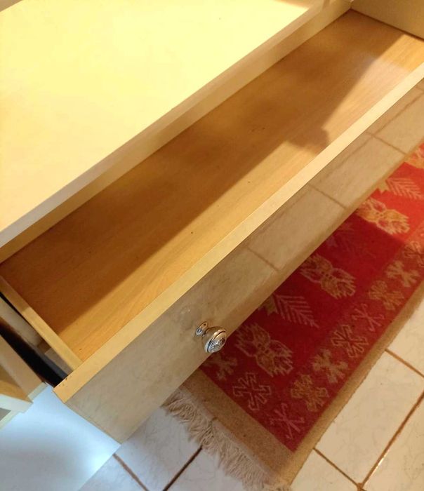 Комод и две тумбочки