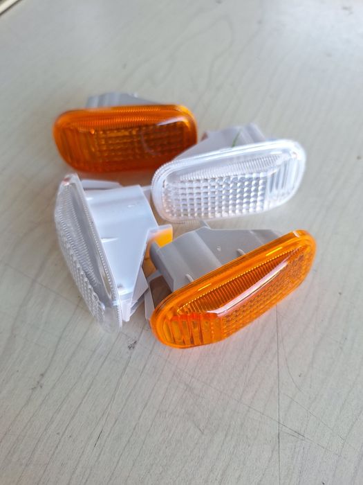 Мигач бял или жълт калник  за Honda CRV 2 Civic 7 Jazz