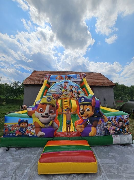 Inchiriez tobogan gonflabil 7.5x5.5x5 patrula catelusilor