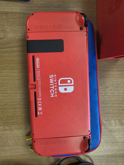 Nintendo Switch Mario Edition + аксессуары