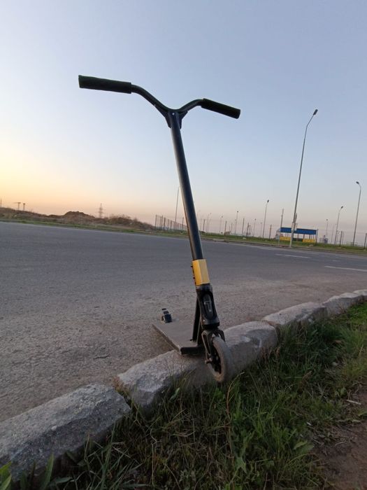 Продам трюковой самокат скут кастом