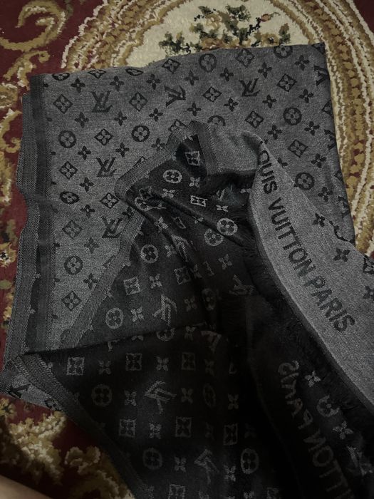 Eșarfă model Louis Vuitton negru-gri