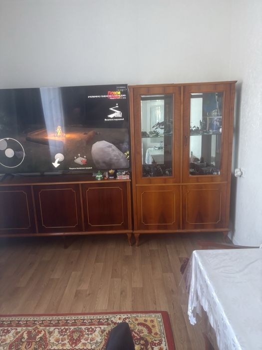 Витрина антикварная