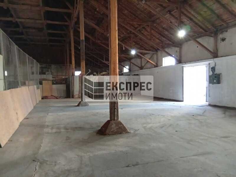 Склад, в зоната на Западна Промишлена Зона