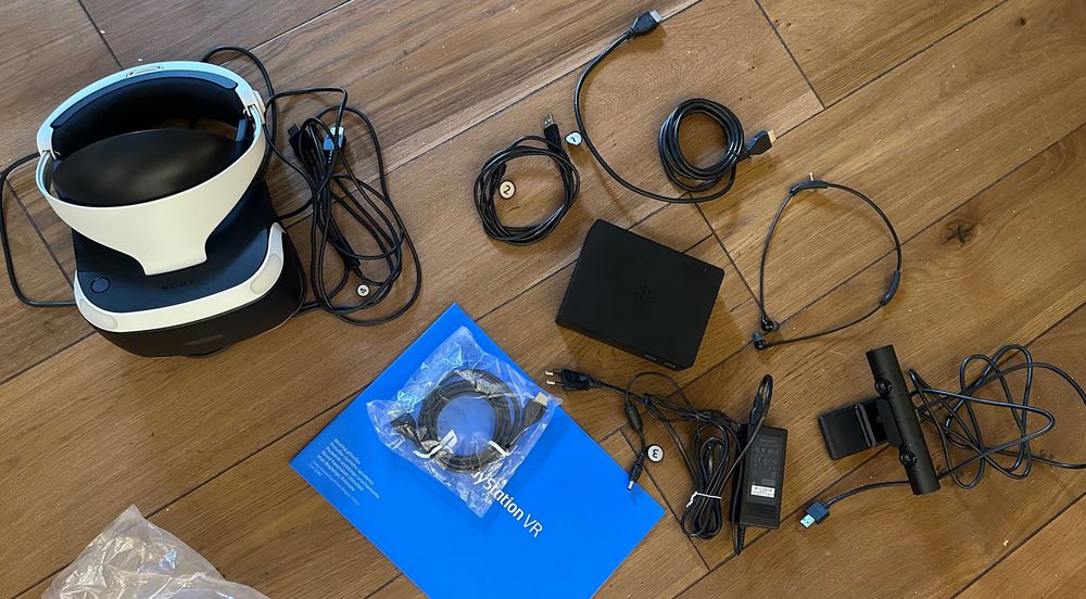 PlayStation VR PS4 Complete Bundle + Move Controllers + Aim Controller