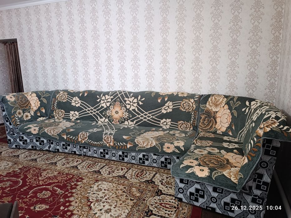 Продам диван длинный