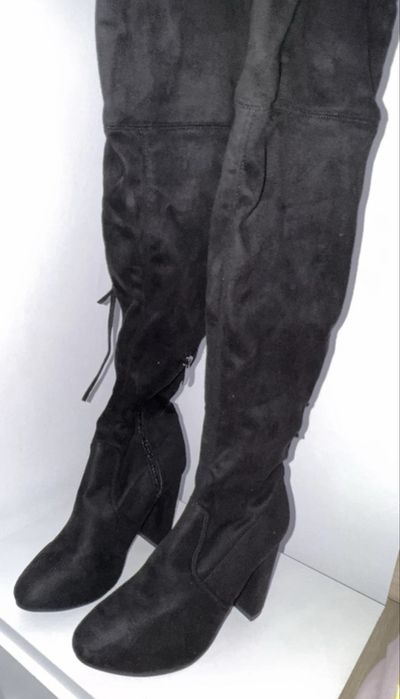 Cizme lungi, nepurtate