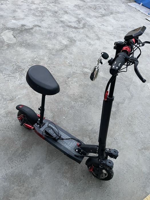 Elektrosamokat sideniyali