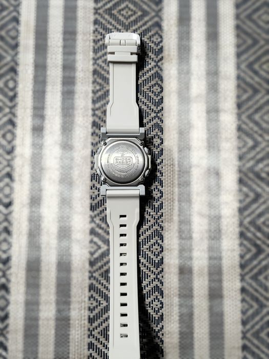 Ofertă Ceas Casio G-shock GA-2300-7AER!