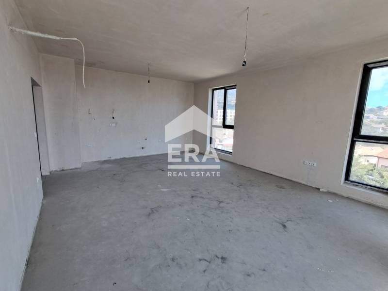 Продава се Двустаен апартамент в Варна, Левски - 87 кв.м за 1050 €/кв.м - Снимка #5