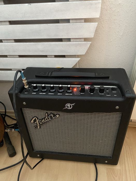 Комплект китара Gretsch Electromatic jet, и усилвател Fender Mustang 1