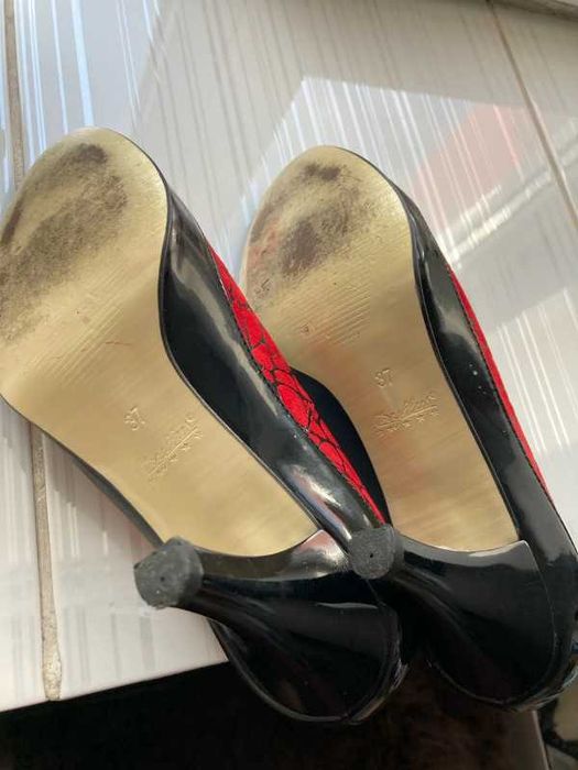 Pantofi roșu/negru, măsura 37