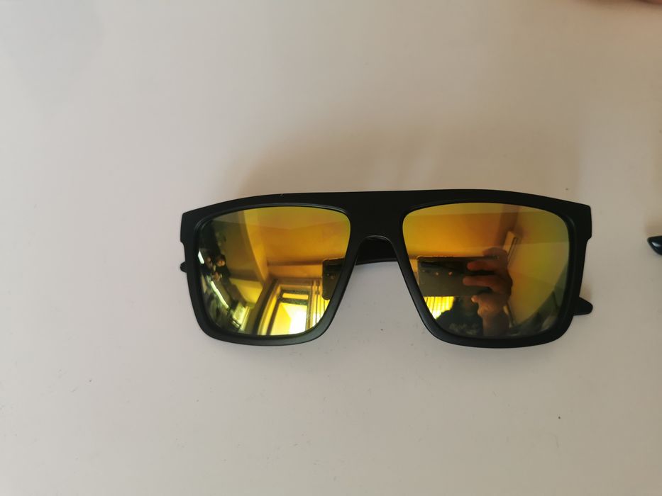 Слънчеви очила..