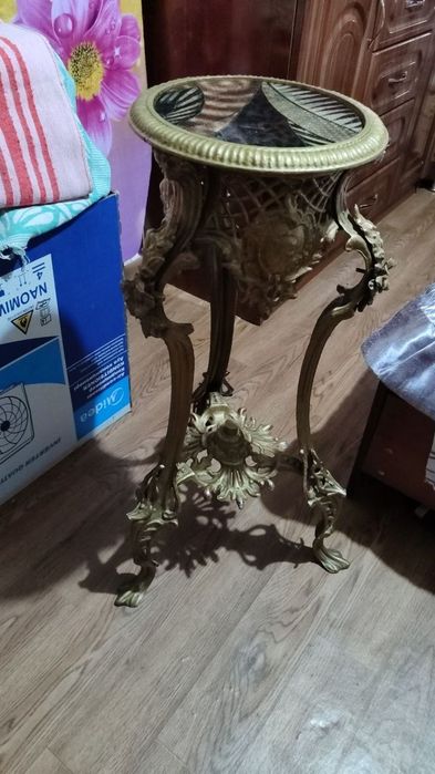 Подставка для цветов
