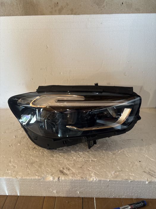 Фар Mercedes GLA