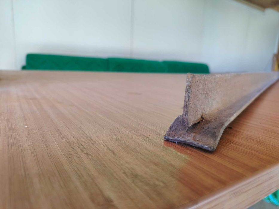 Т-образен подцинкован винкел