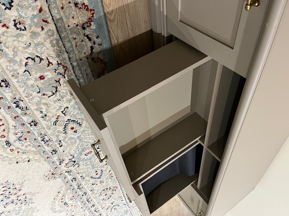 Продам тумбу под телевизор