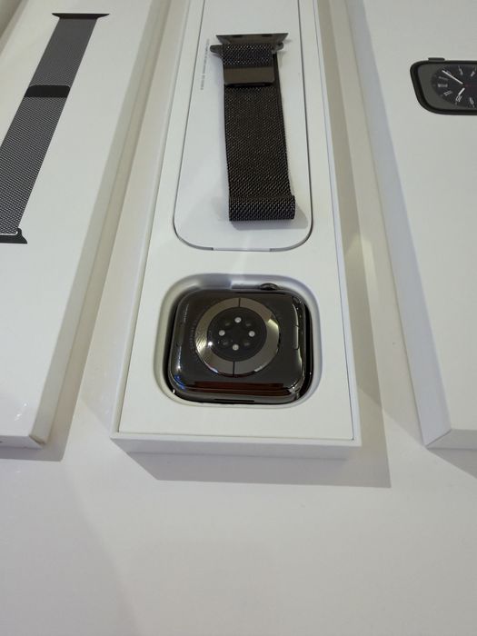 Apple Watch Series 8 45mm Graphite Stainless Steel