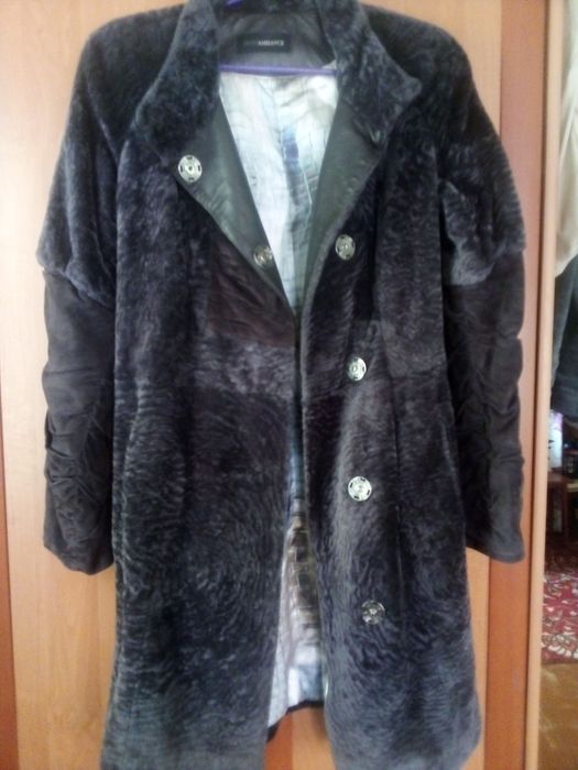 Продам пальто на весну,осень