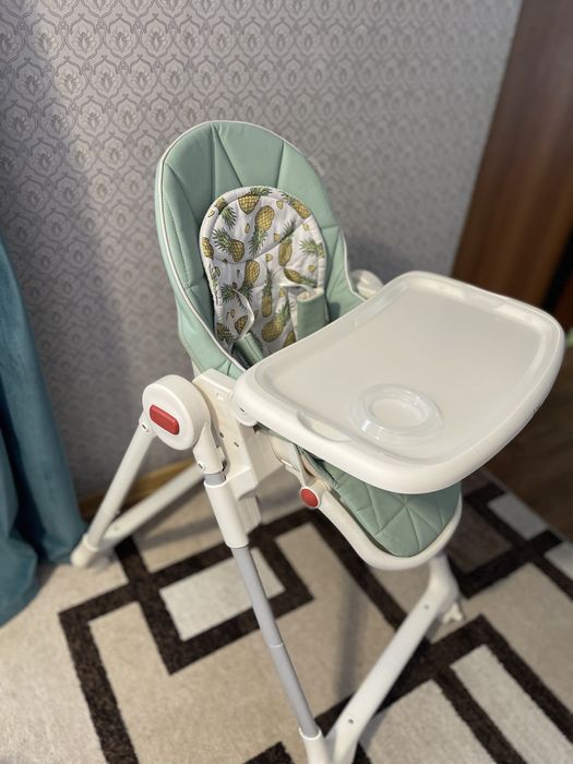 Столик для кормления в отличном состоянии