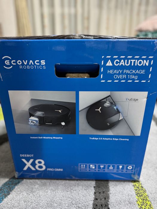 Aspirator robot de curatenie