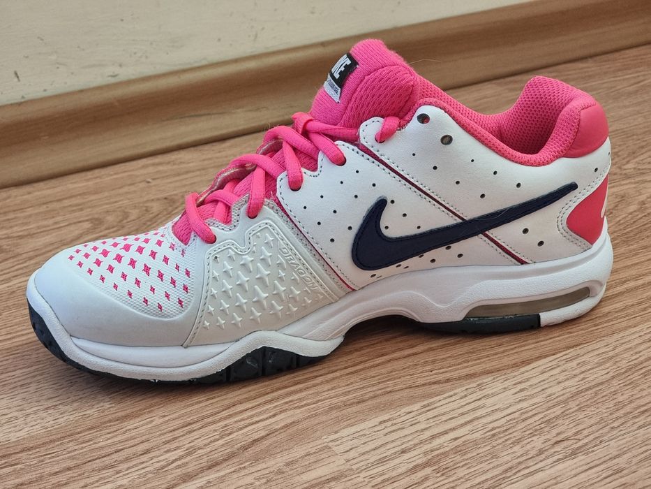 Нови Дамски Маратонки / Nike WMNS Air Cage Advantage - 38 Номер
