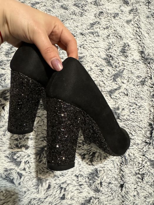 Pantofi cu toc patrat