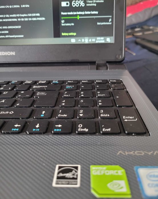 Laptop gaming Medion I5-6200 8Gb DDR4 120Gb SSD 1Tb HDD GTX 940M 2Gb