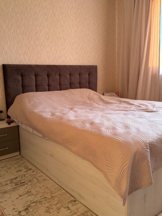 Продам двуспальную кровать