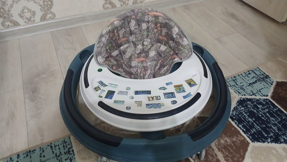 Продам детские ходунки почти новые