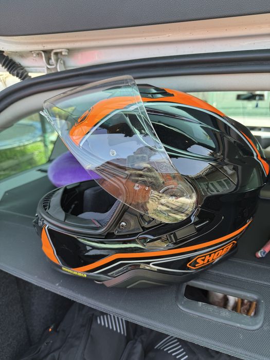 Casca moto Shoei GT air II in stare perfecta ,noua ,purtata o tura ,este prea mica pt mine , pret negociabil !