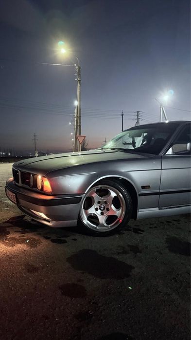 Продам Bmw e34 530