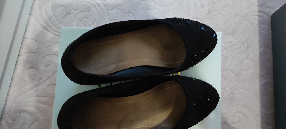 Обувки на платформа черни