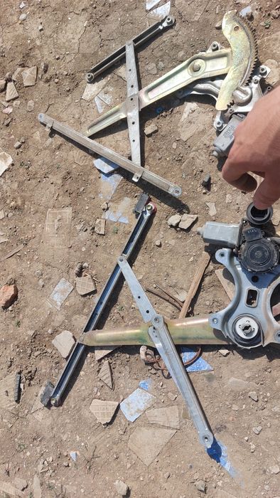 Запчасти ипсум.есік серый түс. бампер.суппорт и другие запчасти