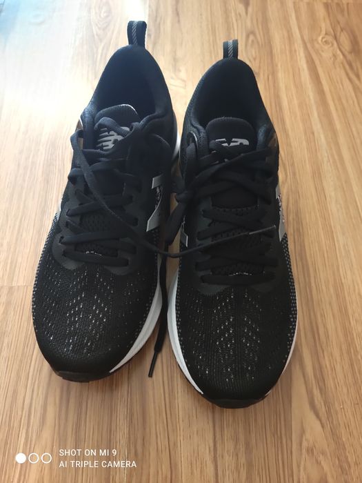 New Balance 870.