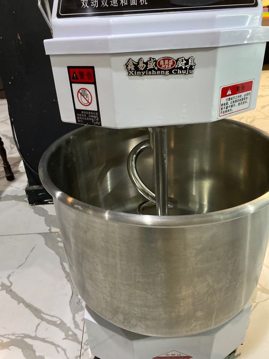 Производственный тестомес