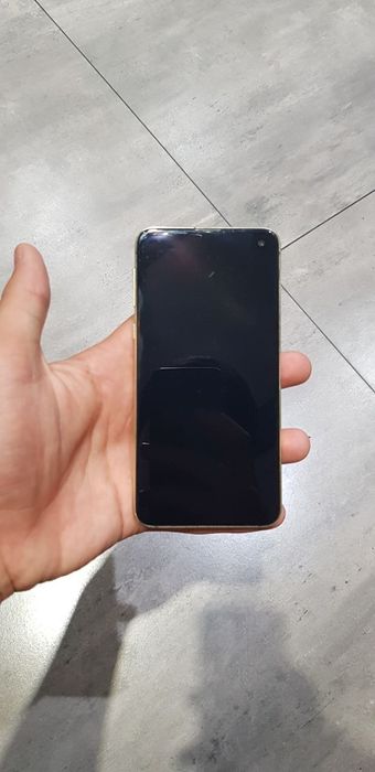 Samsung s10e ideal