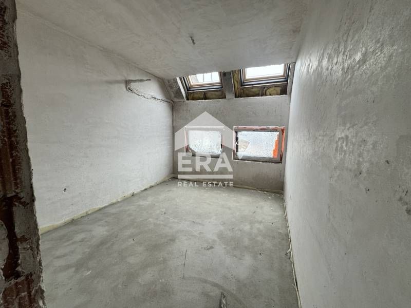 Продава се Тристаен апартамент в Варна, Левски - 181 кв.м за 933 €/кв.м - Снимка #3