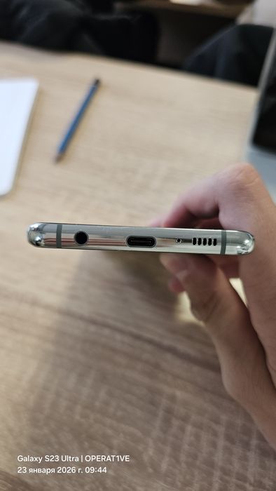 Продам Samsung S10+ 8/128