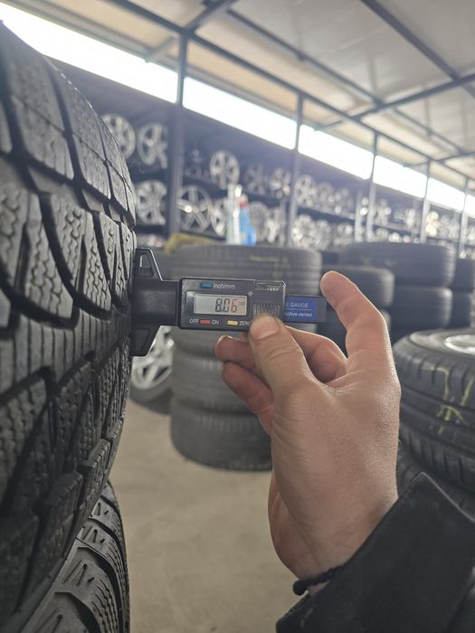 4 Броя 235/55/18 Bridgestone 2x8mm 2x6mm