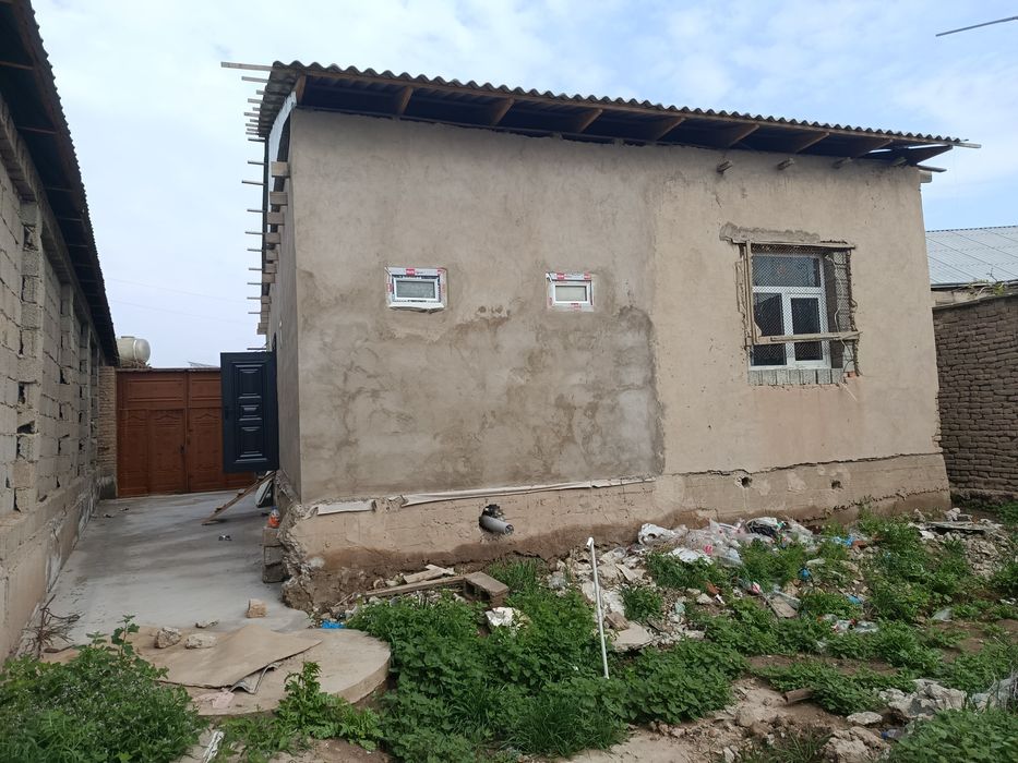 Hovli uy sotiladi 4 honali